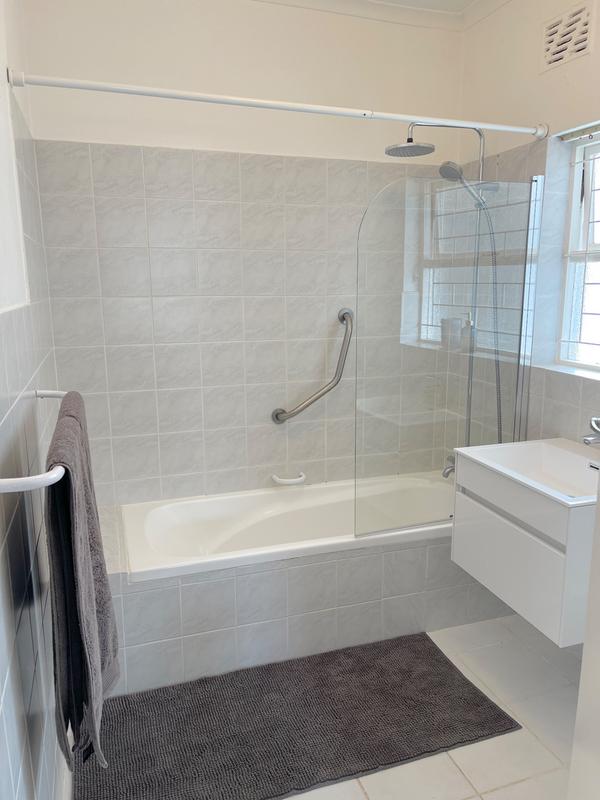 To Let 1 Bedroom Property for Rent in Bantry Bay Western Cape